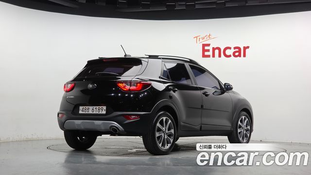 Kia Stonic 2018 — photo 2