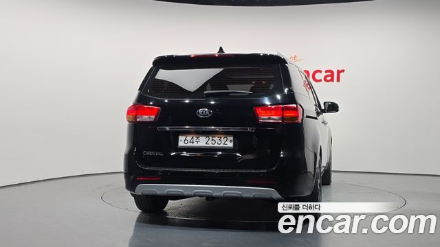 Kia Canival 2017 — photo 4