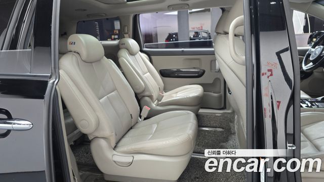 Kia Canival 2017 — photo 17