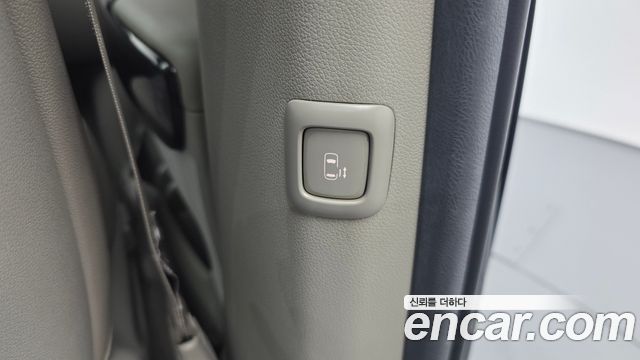 Kia Canival 2017 — photo 30