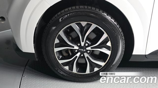 Kia Canival 2023 — photo 5