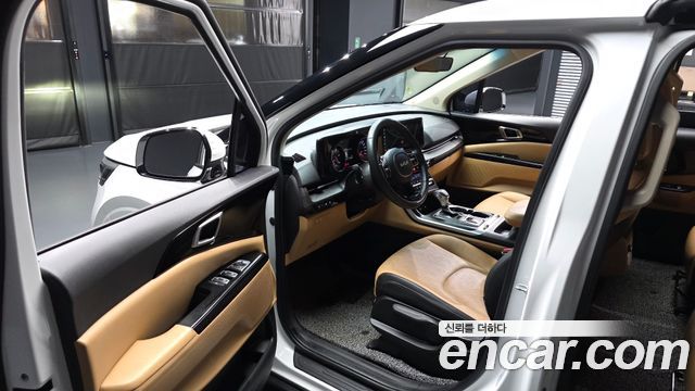Kia Canival 2023 — photo 10
