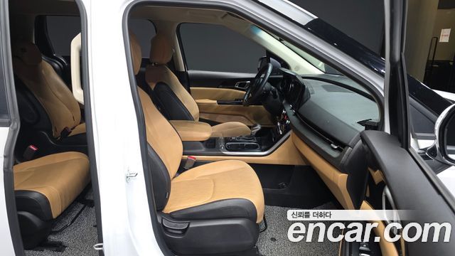 Kia Canival 2023 — photo 11