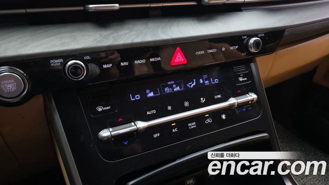 Kia Canival 2023 — photo 16