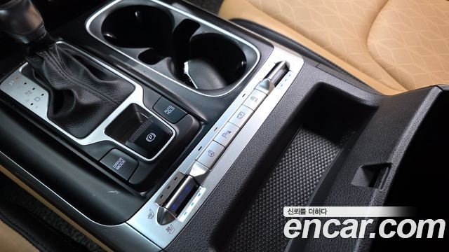Kia Canival 2023 — photo 17