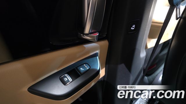 Kia Canival 2023 — photo 19