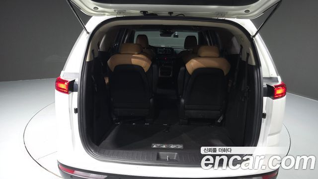 Kia Canival 2023 — photo 20