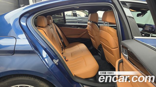 BMW 5-Series 2021 — photo 12