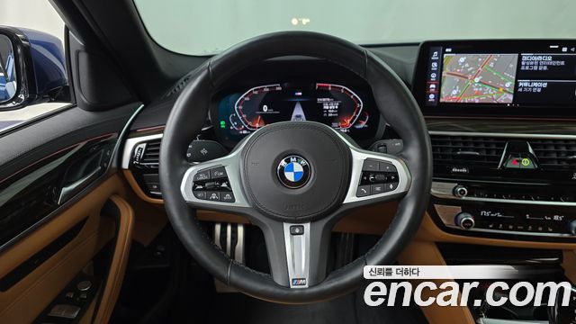 BMW 5-Series 2021 — photo 13