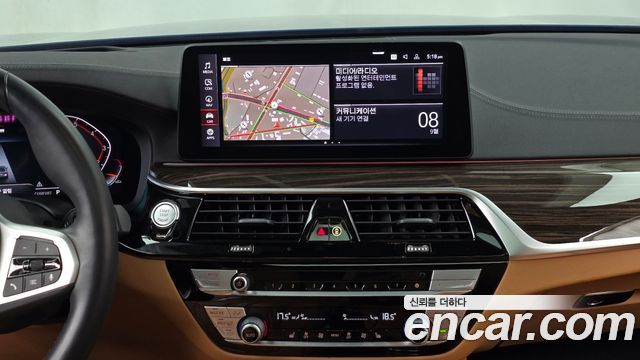 BMW 5-Series 2021 — photo 14