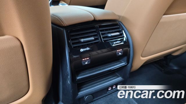 BMW 5-Series 2021 — photo 19