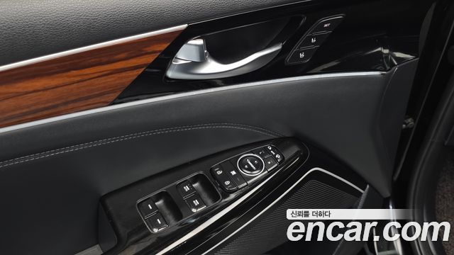 Kia K7 2017 — photo 11