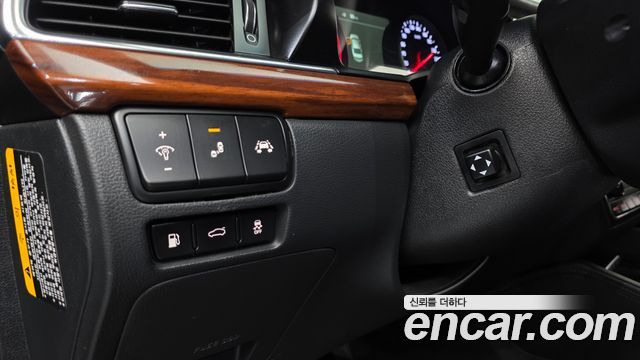 Kia K7 2017 — photo 19