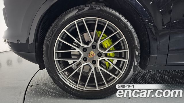 Porsche Cayenne 2022 — photo 5