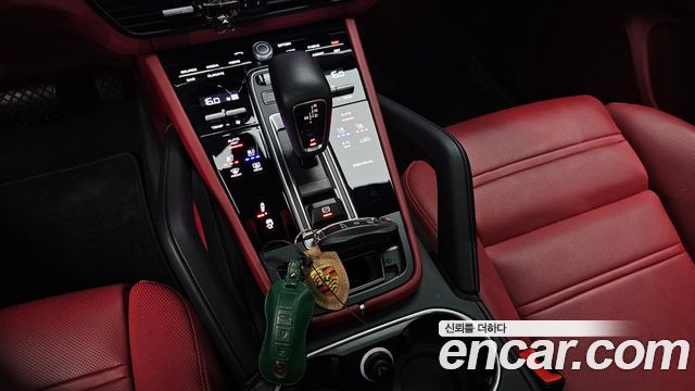 Porsche Cayenne 2022 — photo 12