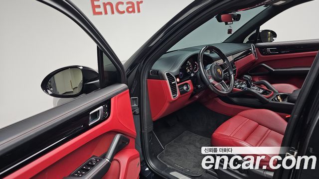 Porsche Cayenne 2022 — photo 13