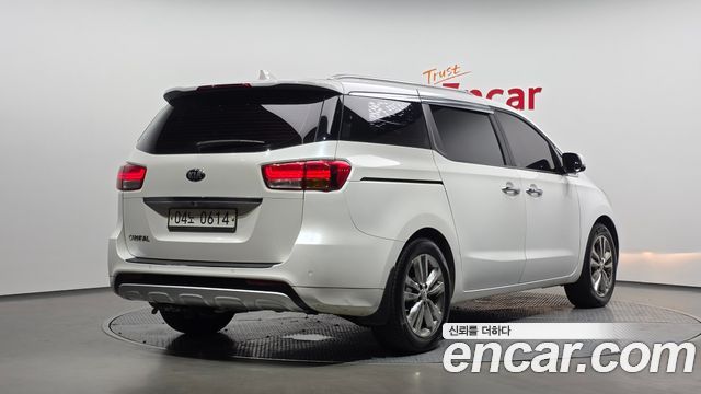Kia Canival 2016 — photo 2