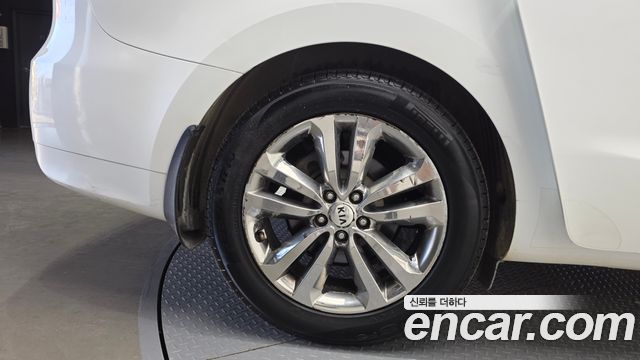 Kia Canival 2016 — photo 5