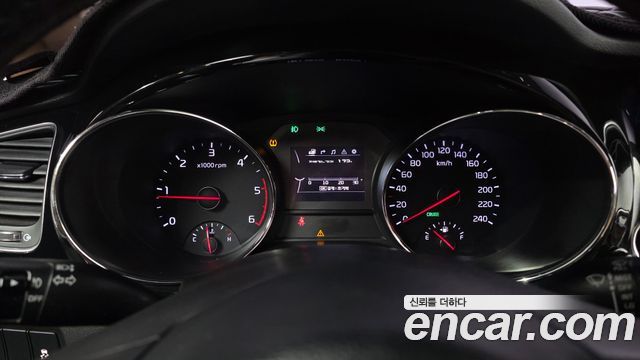 Kia Canival 2016 — photo 8