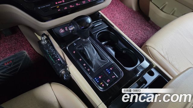 Kia Canival 2016 — photo 9