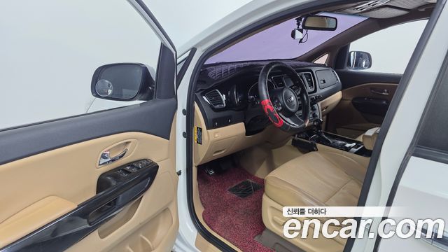 Kia Canival 2016 — photo 10