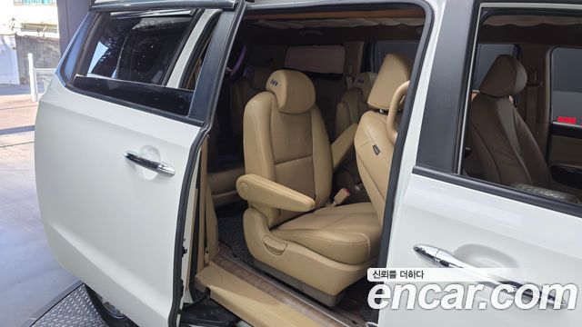 Kia Canival 2016 — photo 12