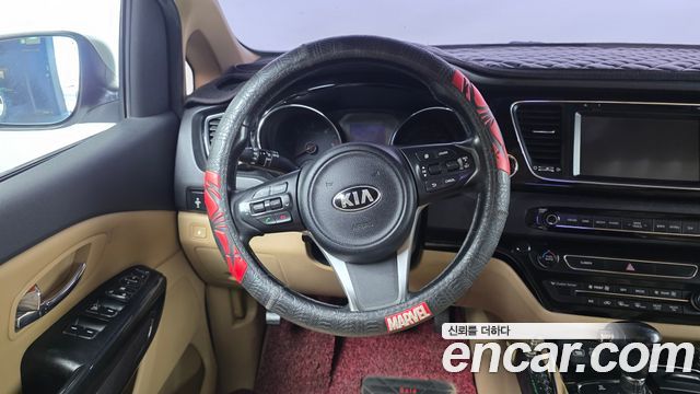 Kia Canival 2016 — photo 13