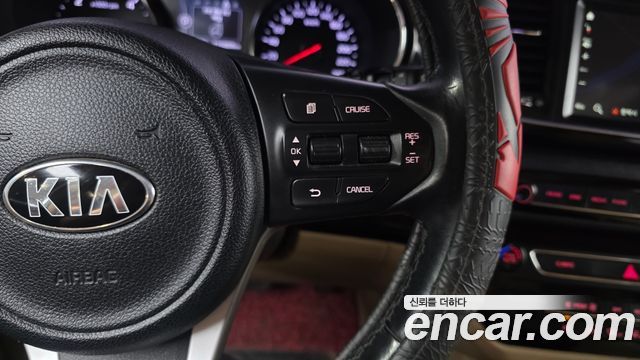 Kia Canival 2016 — photo 18