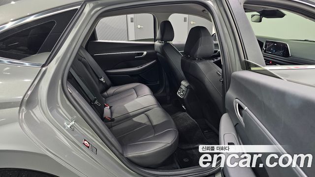 Hyundai Sonata 2022 — photo 18