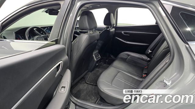 Hyundai Sonata 2022 — photo 19