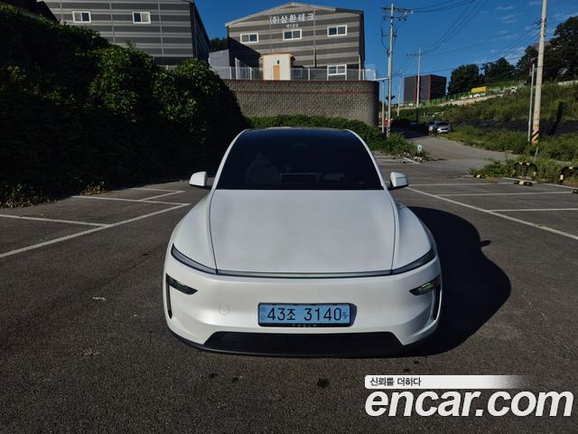 Tesla Model Y 2026 — photo 3