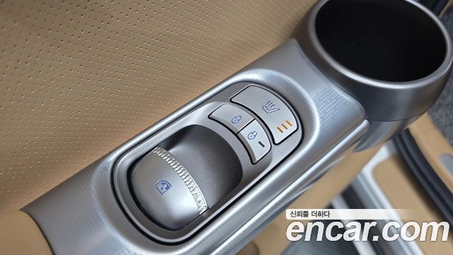 Genesis GV60 2022 — photo 25