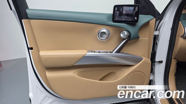 Genesis GV60 2022 — photo 14