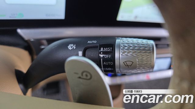 Genesis GV60 2022 — photo 29