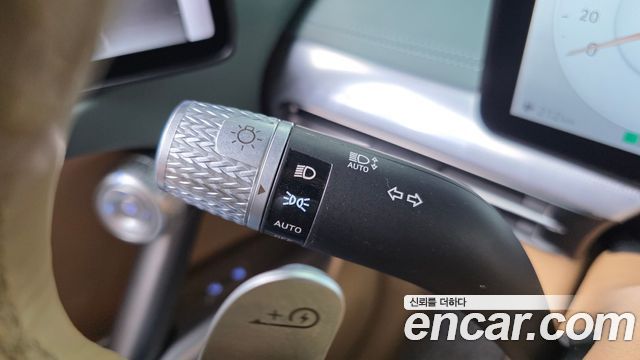 Genesis GV60 2022 — photo 31
