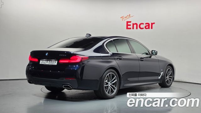 BMW 5-Series 2023 — photo 2