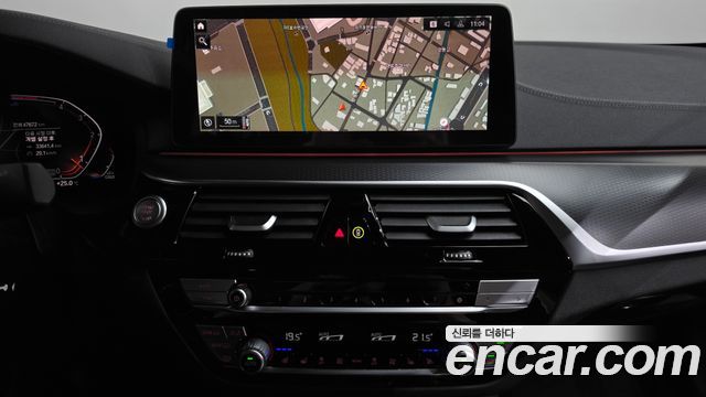 BMW 5-Series 2023 — photo 14