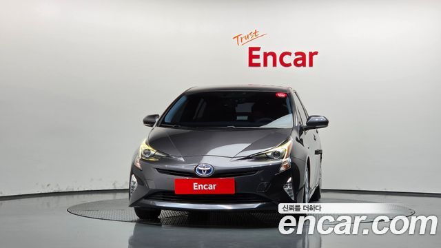 Toyota Prius 2017 — photo 3
