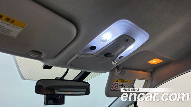 Toyota Prius 2017 — photo 19