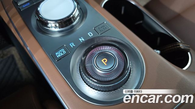 Genesis GV70 2021 — photo 12
