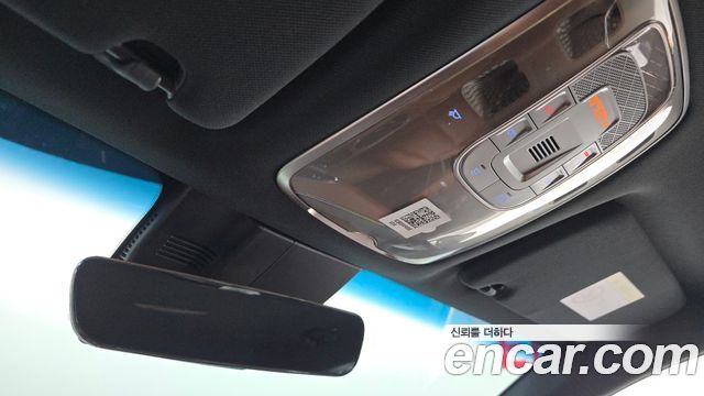 Genesis GV70 2021 — photo 25