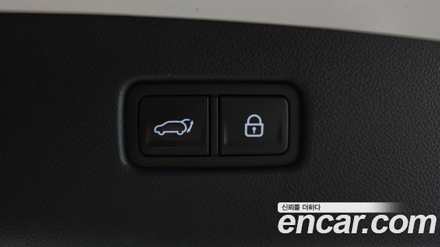 Genesis GV70 2021 — photo 26