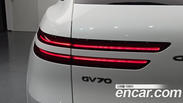 Genesis GV70 2021 — photo 9