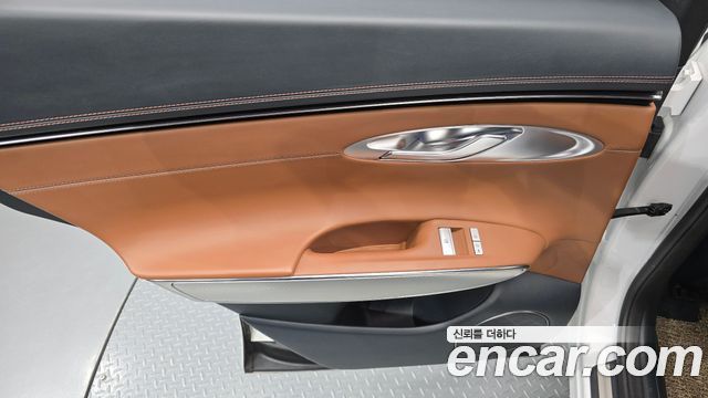 Genesis GV70 2021 — photo 15