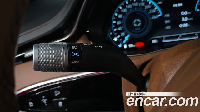 Genesis GV70 2021 — photo 29