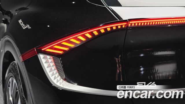 Kia EV6 2023 — photo 9