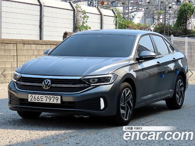 Volkswagen Jetta 2023 — photo 2