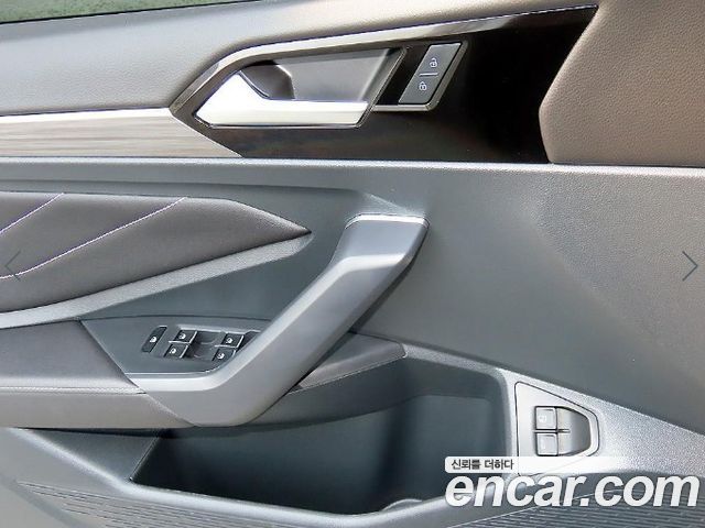 Volkswagen Jetta 2023 — photo 11