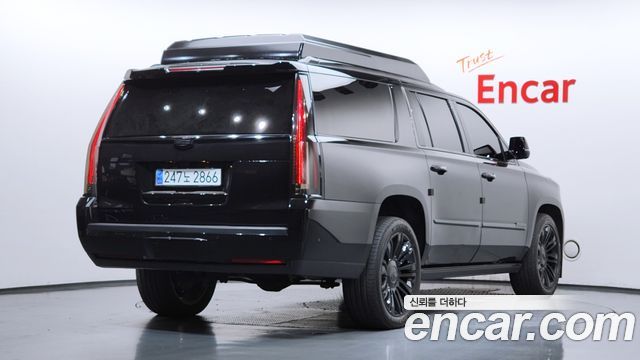 Cadillac Escalade 2018 — photo 2