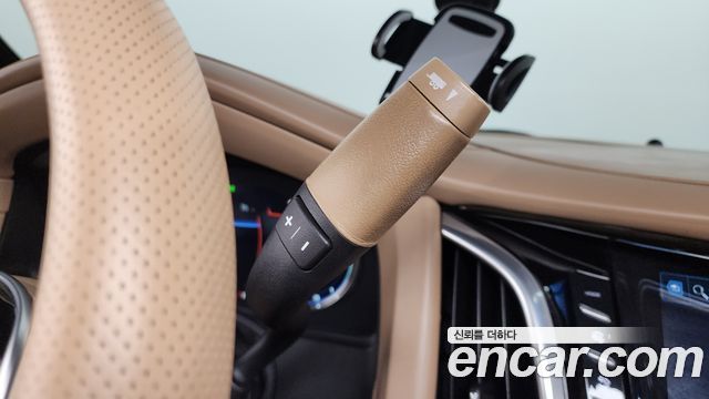 Cadillac Escalade 2018 — photo 12